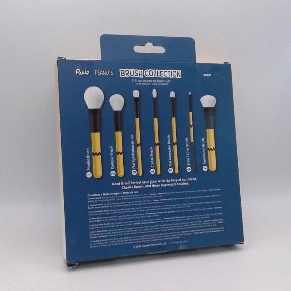 Peanuts Brush Collection - BRAND‎ NEW IN BOX